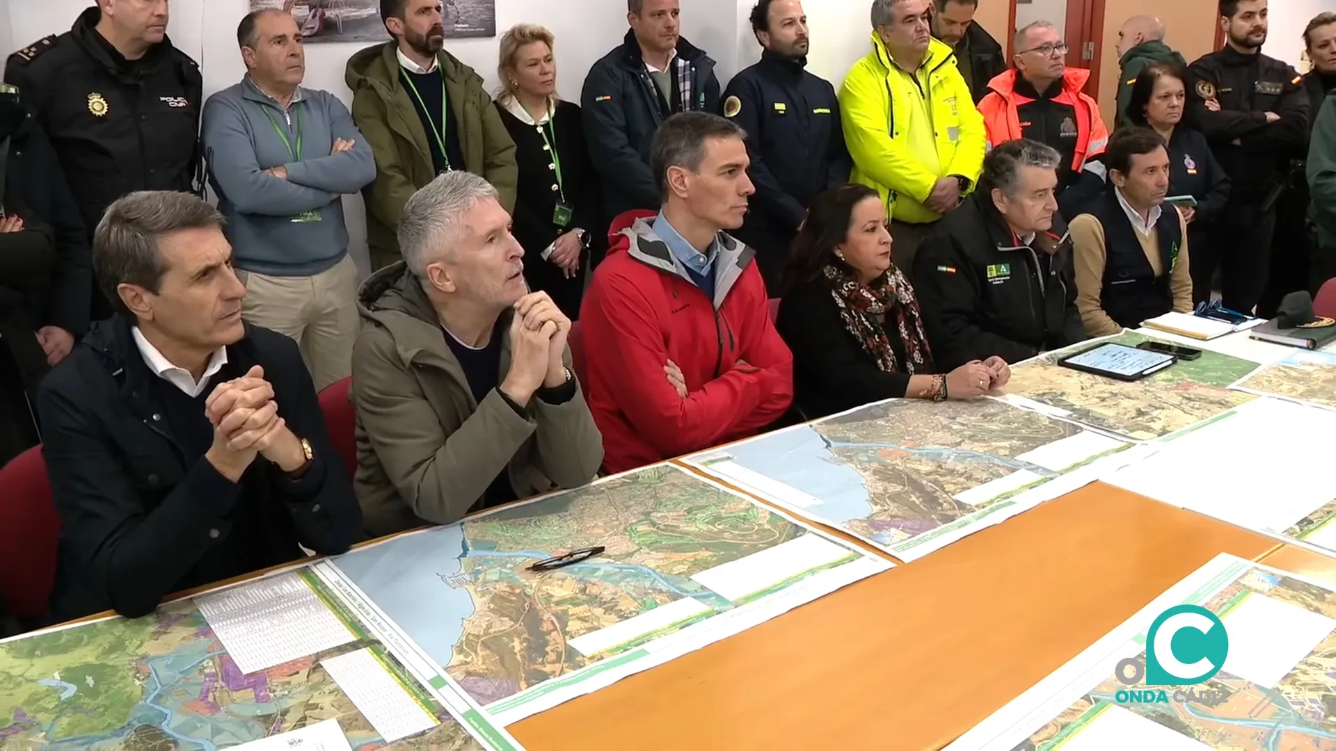 Pedro Sánchez, desde el puesto de mando avanzado de San Roque.