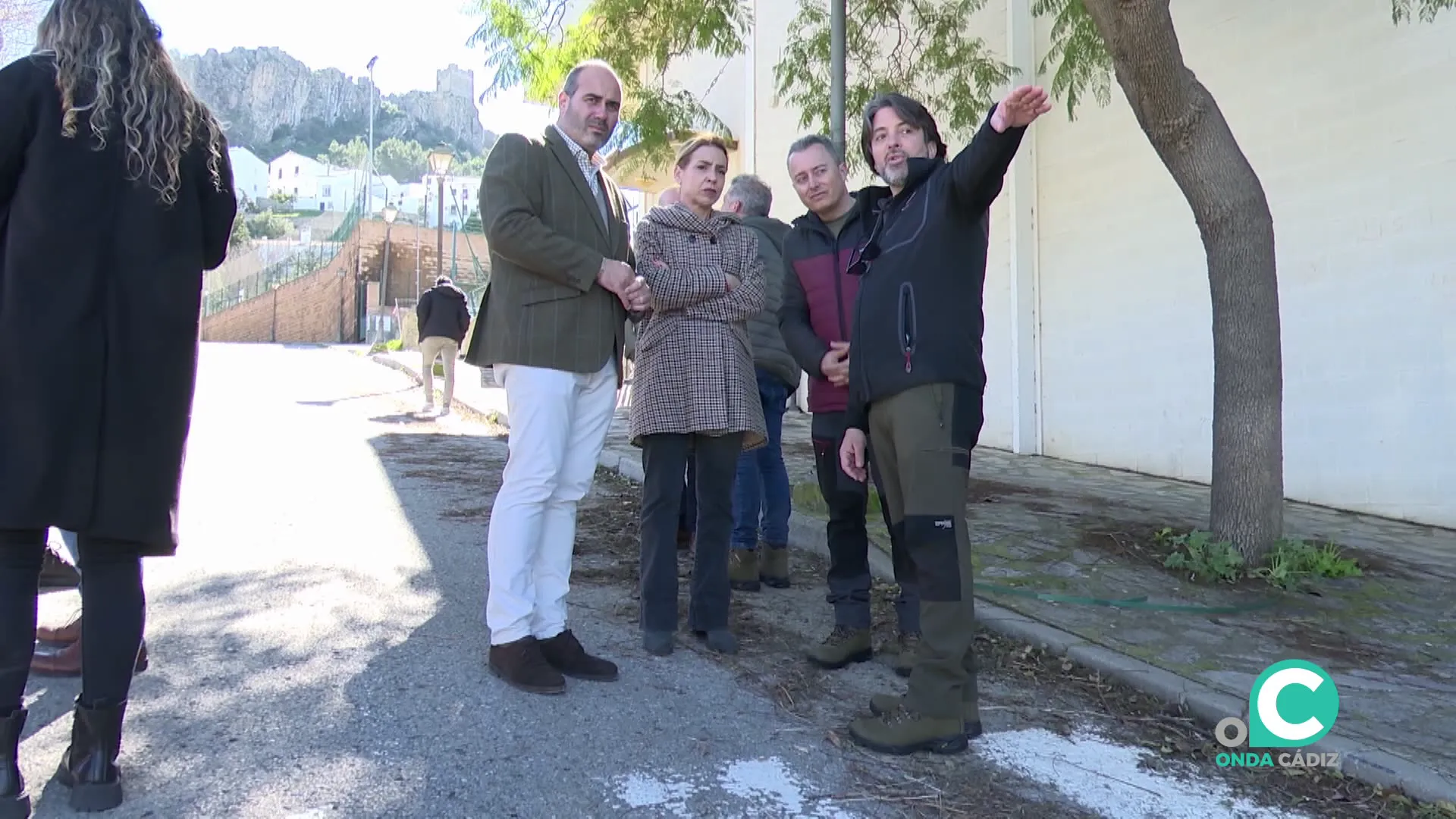 La presidenta Almudena Martínez durante una visita a las zonas afectadas