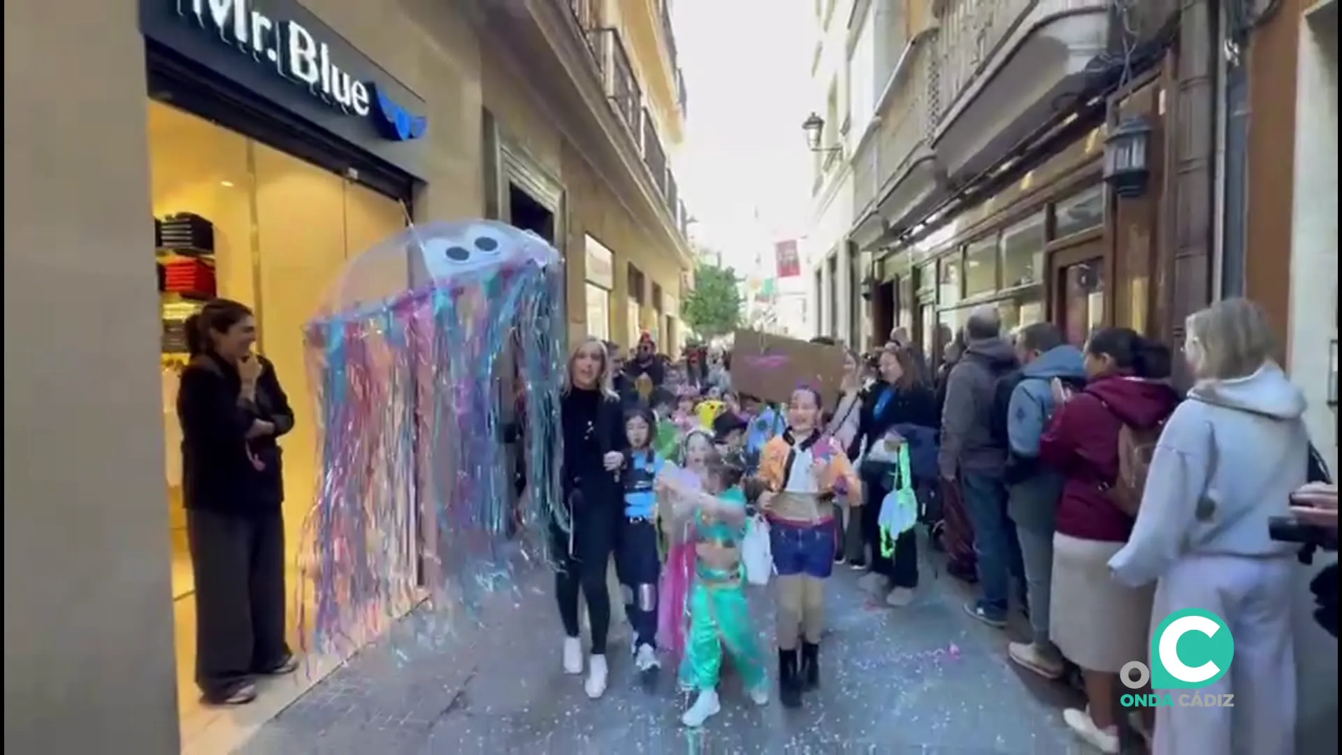 Los pequeños, protagonistas de la divertida cita por las calles del centro de la ciudad