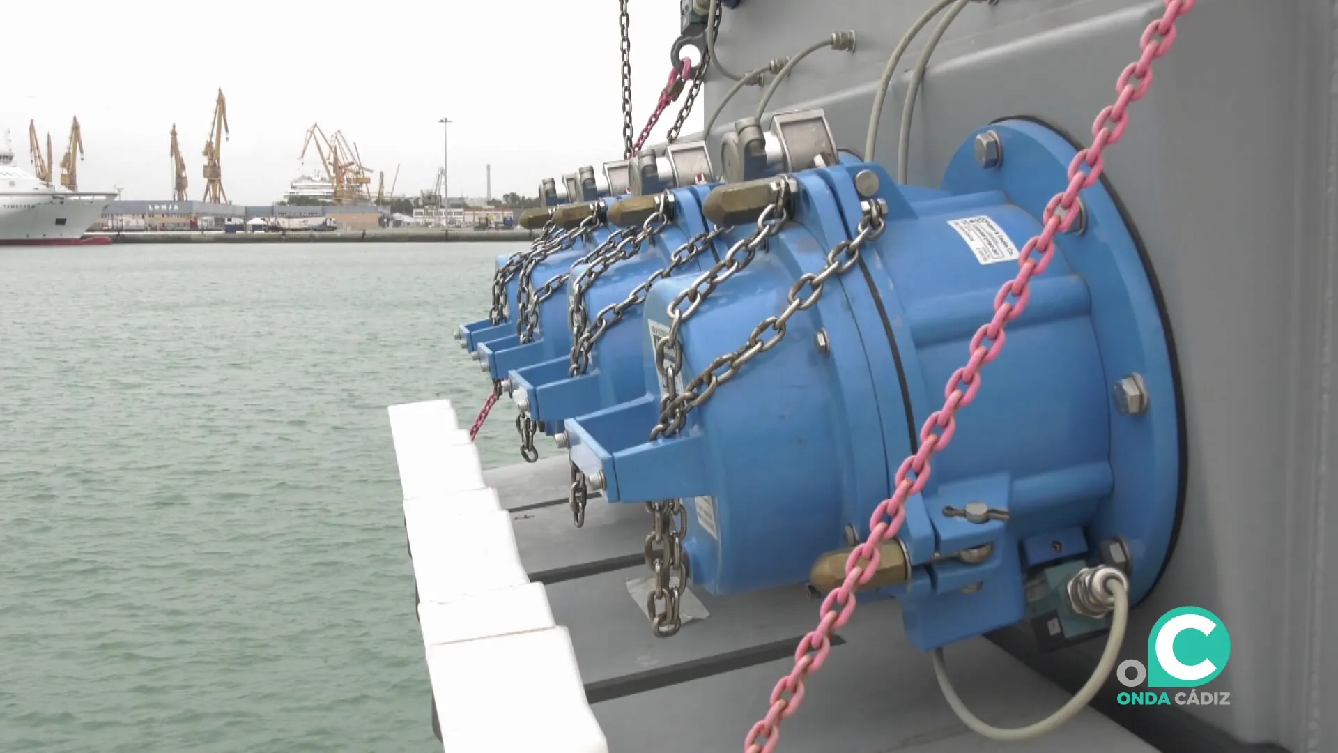 El proceso permitirá la carga de los buques con sus motores apagados mientras están atracados en el muelle