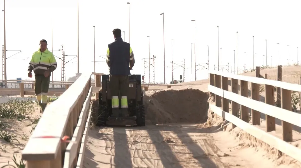 La Junta comienza los trabajo de limpieza y adecentamiento del Eurovelo tras los temporales.