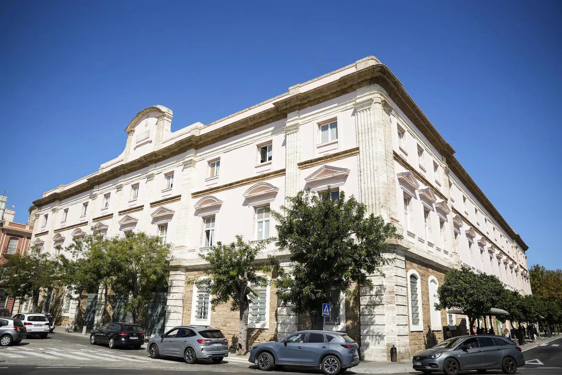 Vista del Palacio Provincial de la Diputación de Cádiz en la capital gaditana.