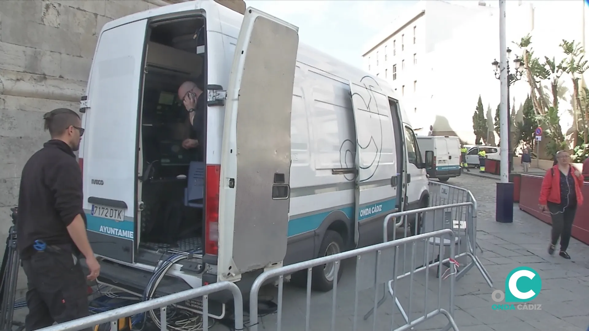 El equipo técnico de Onda Cádiz preparando el dispositivo especial de la Semana Santa 2026. 
