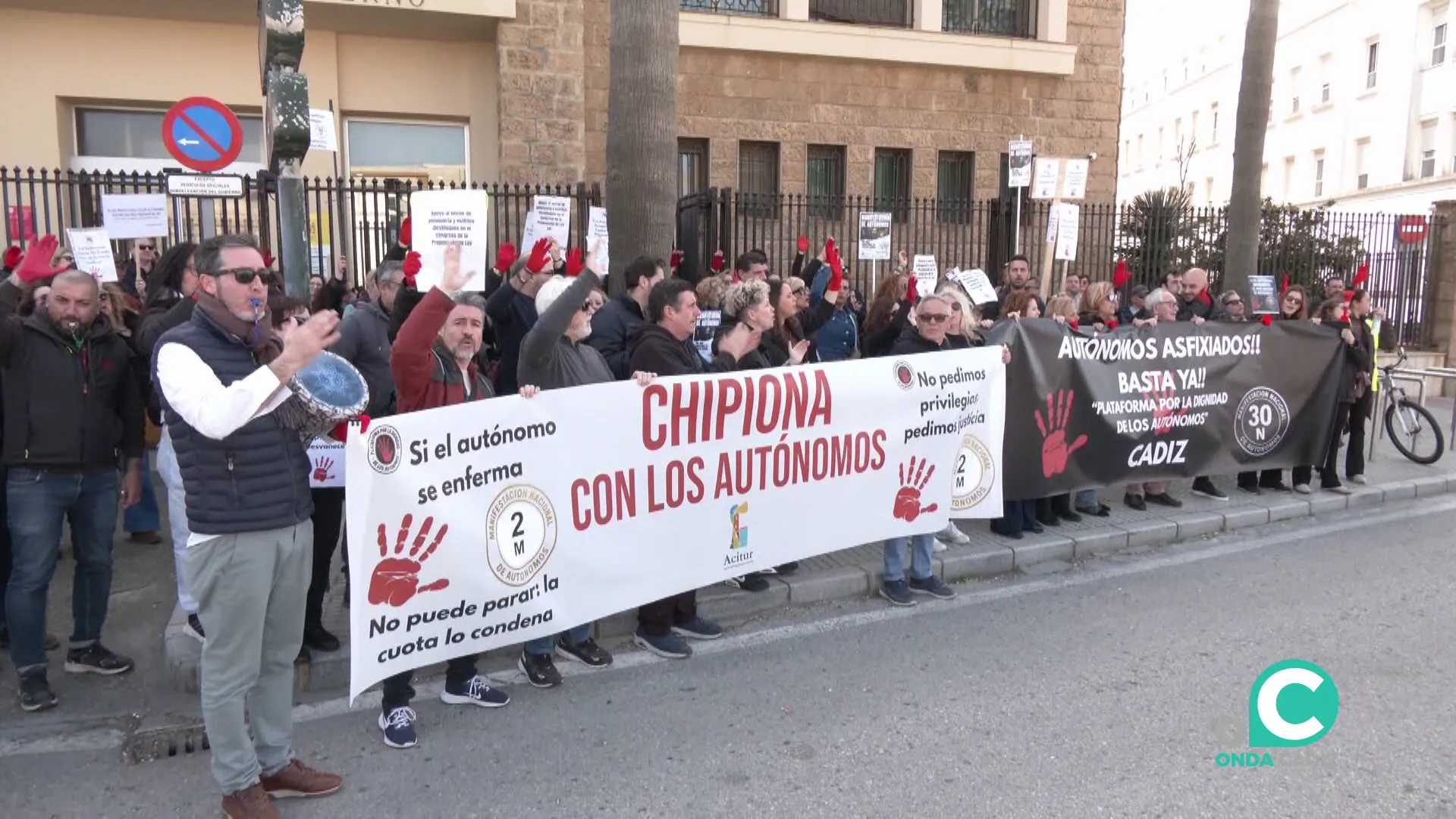 Una imagen de la concentración de este lunes en la capital gaditana