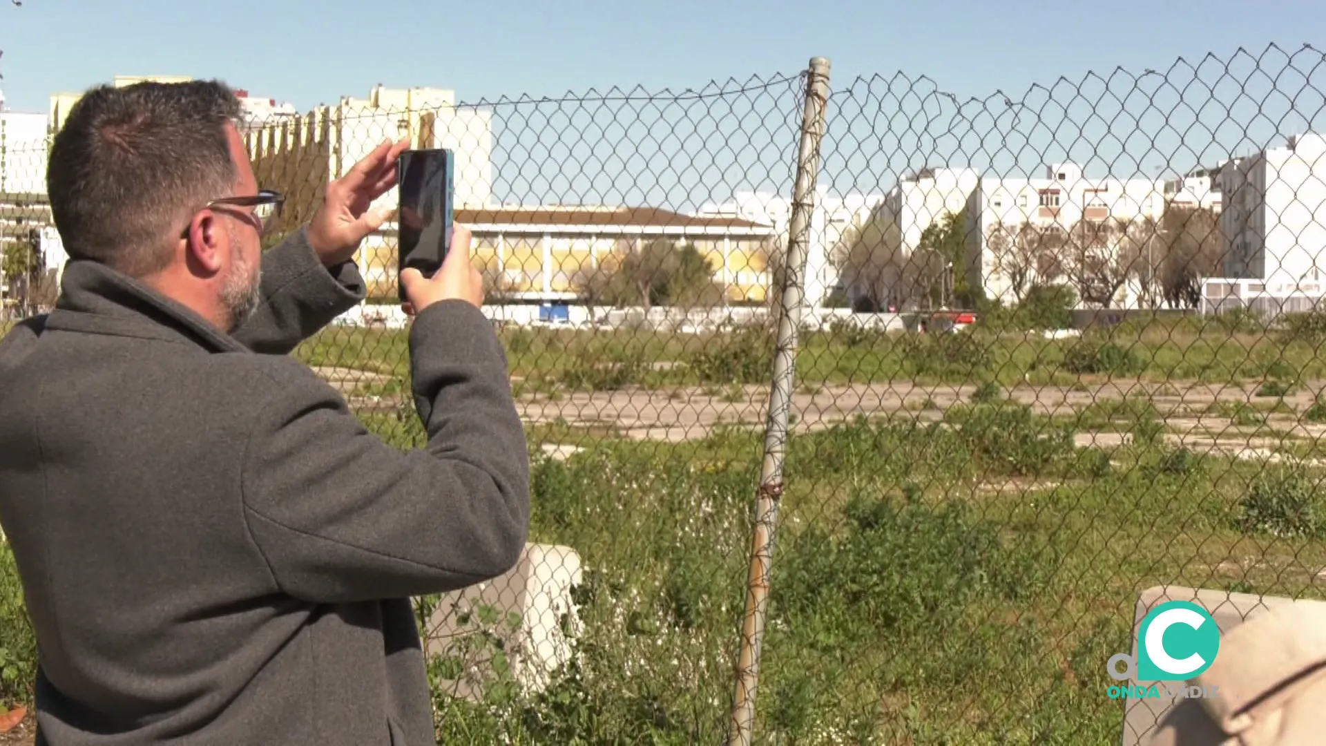 JosÉ Ignacio García durante la visita a los terrenos donde se levantará el nuevo equipamiento