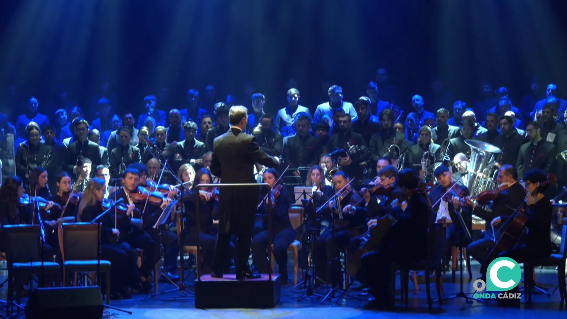 Un momento de la actuación en el Gran Teatro Falla