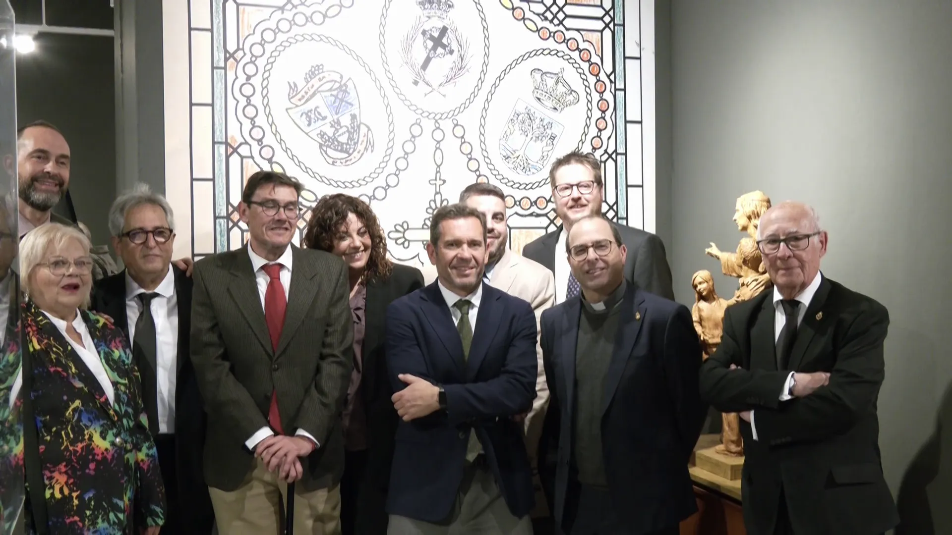 Autoridades e invitados durante la jornada inaugural de la muestra