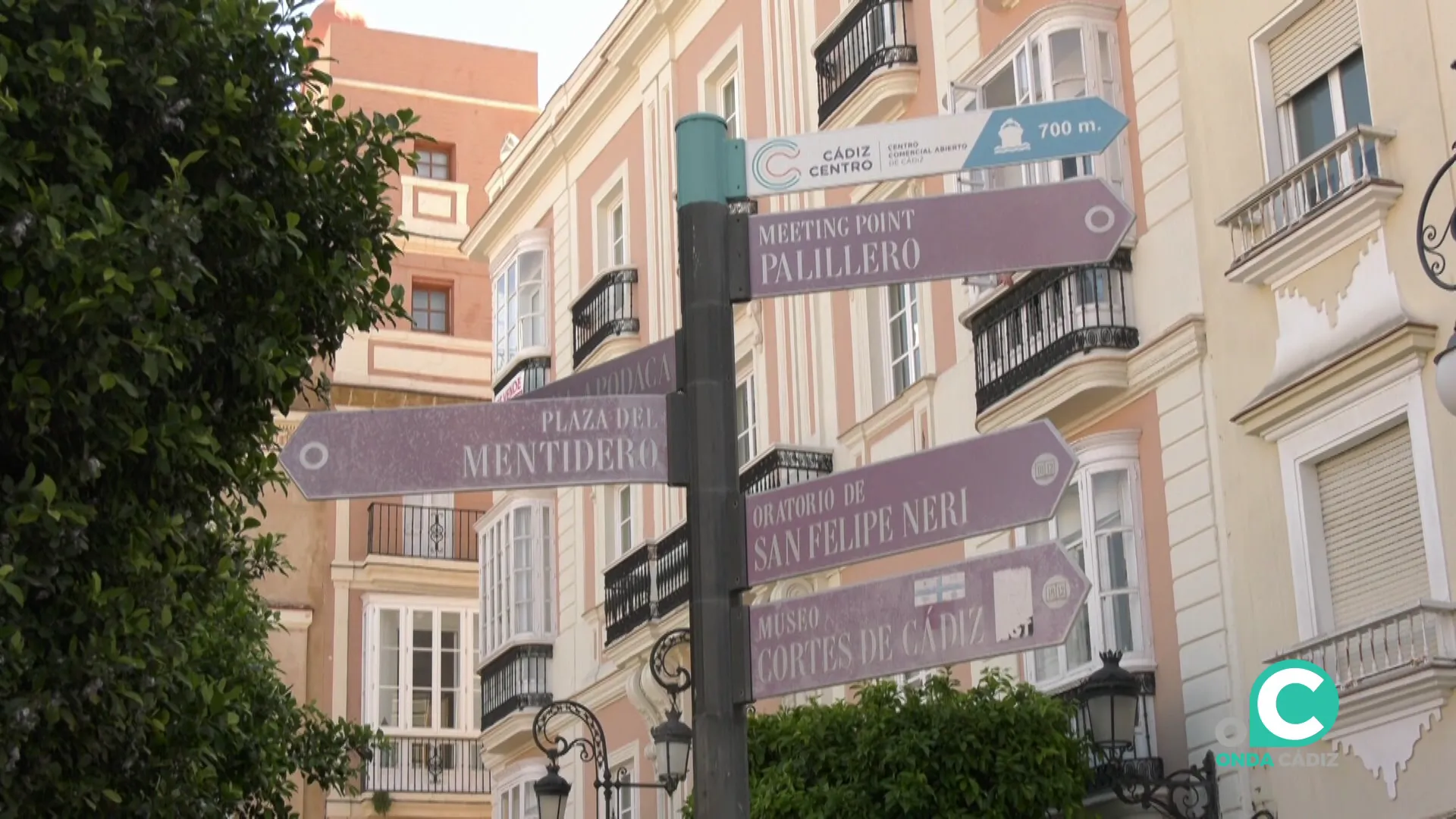 Indicadores en la plaza de San Antonio de Cádiz