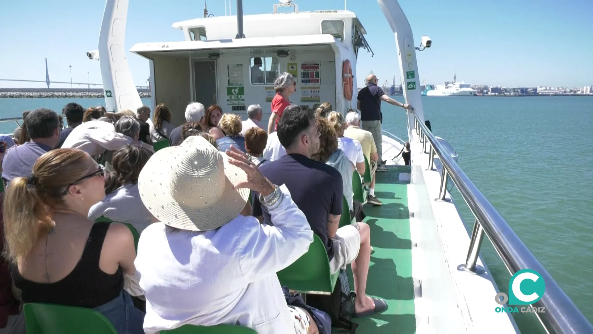 El Catamarán tiene dos líneas que unen Cádiz, Rota y el Puerto. 