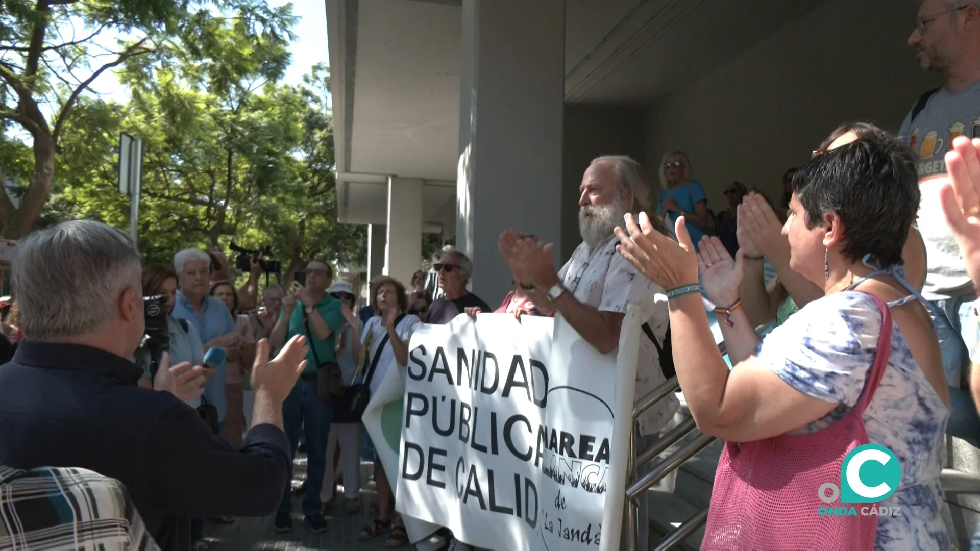 Marea Blanca a las puertas de la delegación territorial de Salud este lunes.