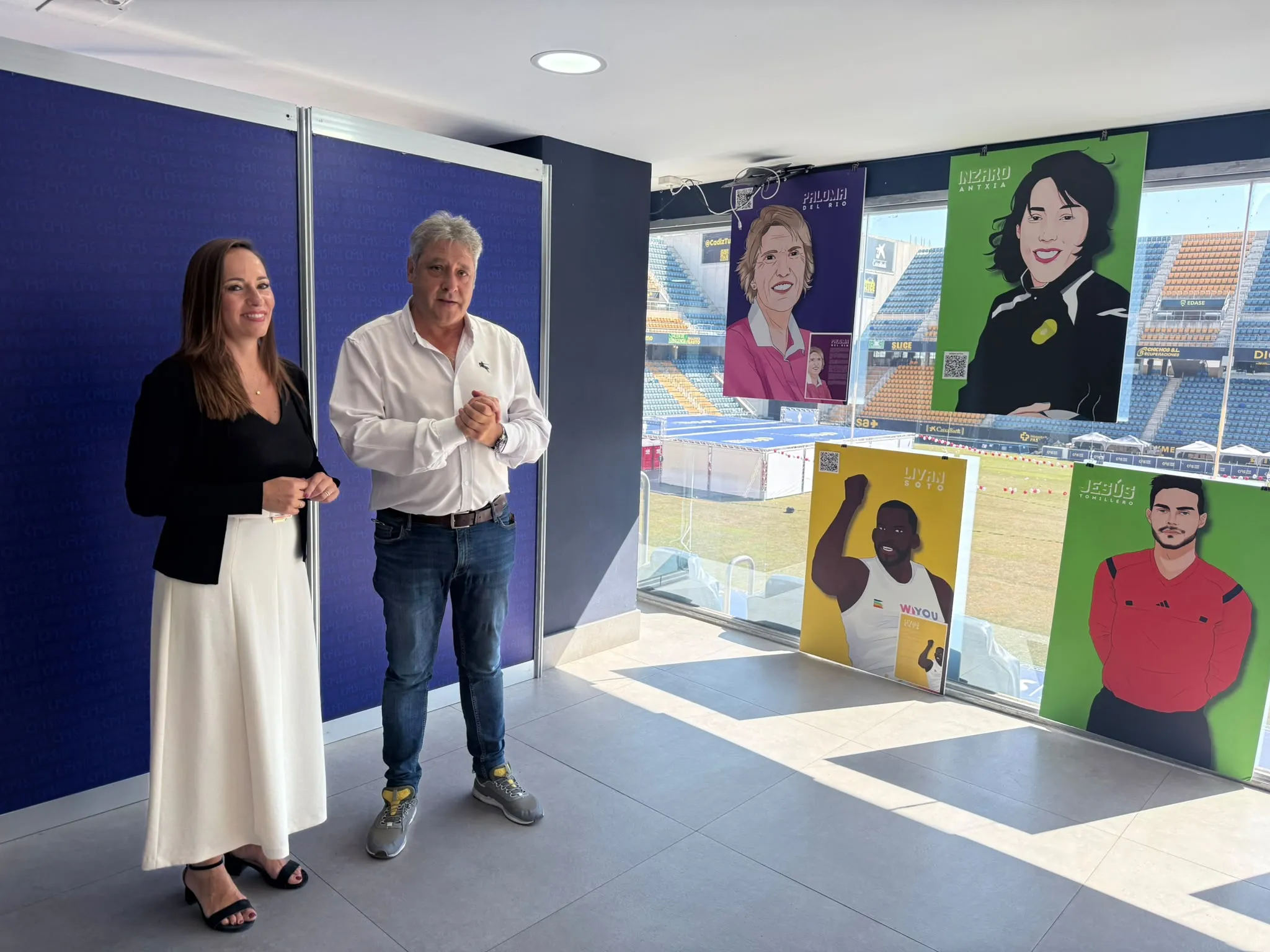 El estadio acoge una muestra con doce referentes en el deporte que pertenecen al colectivo LGTBI