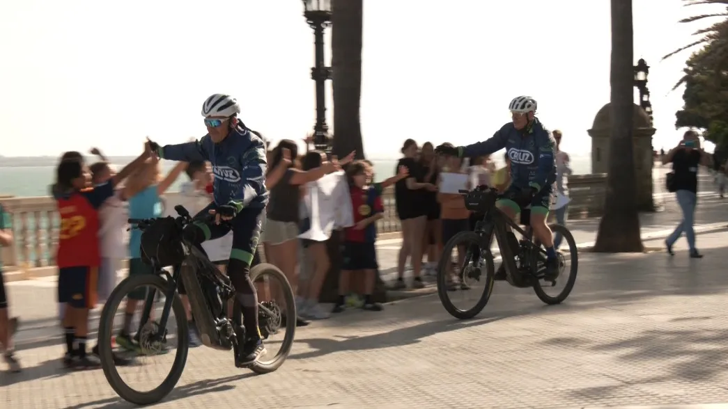Pedaladas solidarias en el Carlos III.