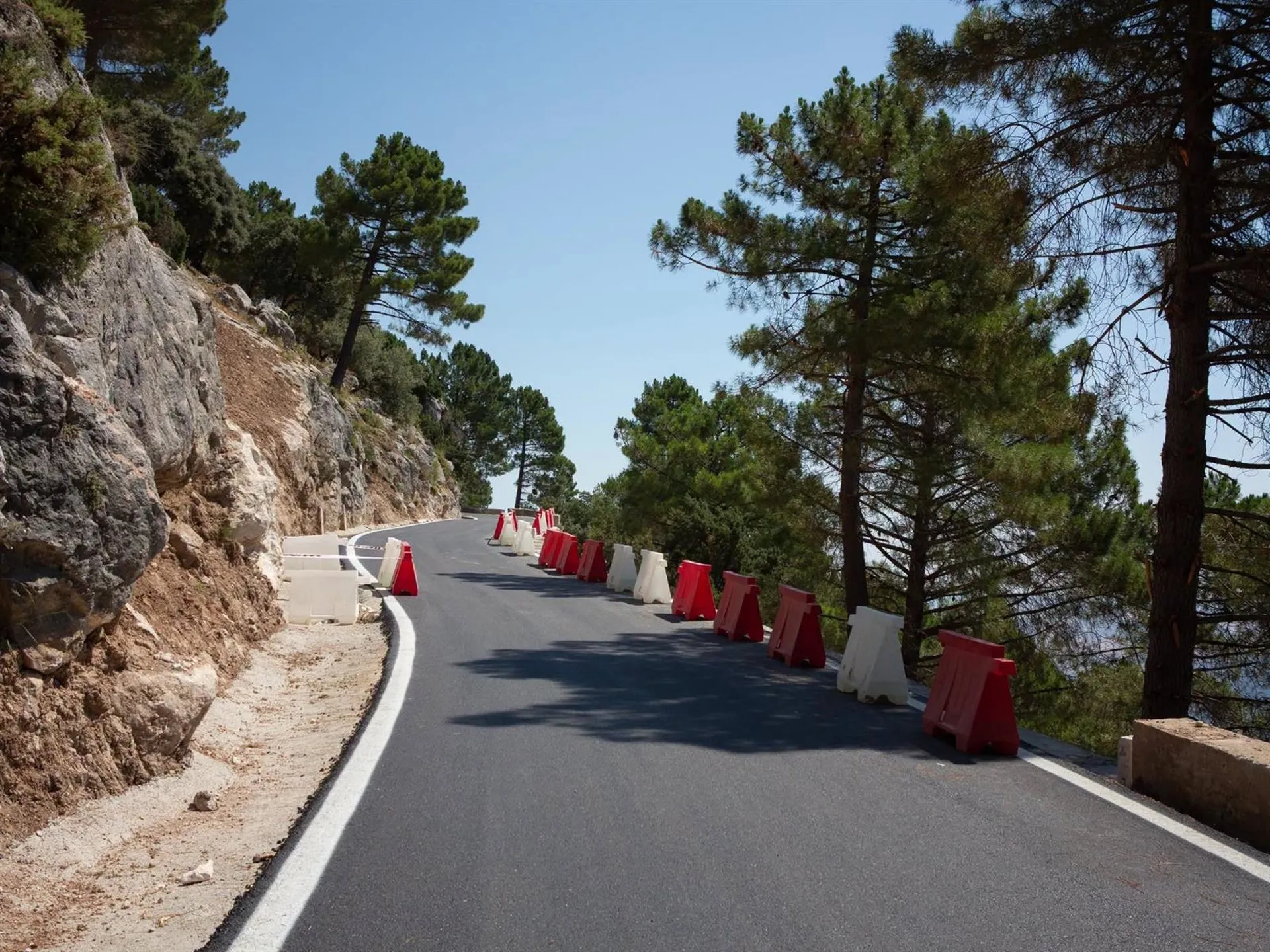 La vía nuevamente operativa tras obras de emergencia por las borrascas