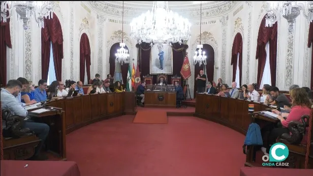El equipo de Gobierno saca adelante la modificación del crédito con el apoyo del PSOE
