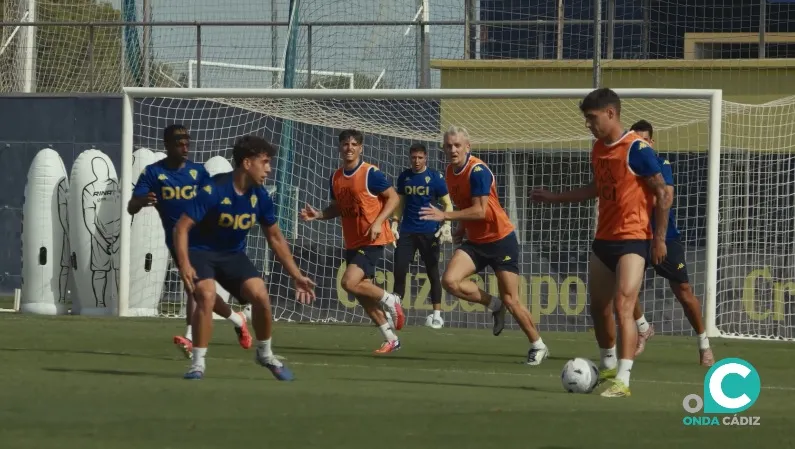 El equipo ha trabajado a puerta cerrada en la Ciudad Deportiva Bahía de Cádiz (Foto: Cádiz CF)
