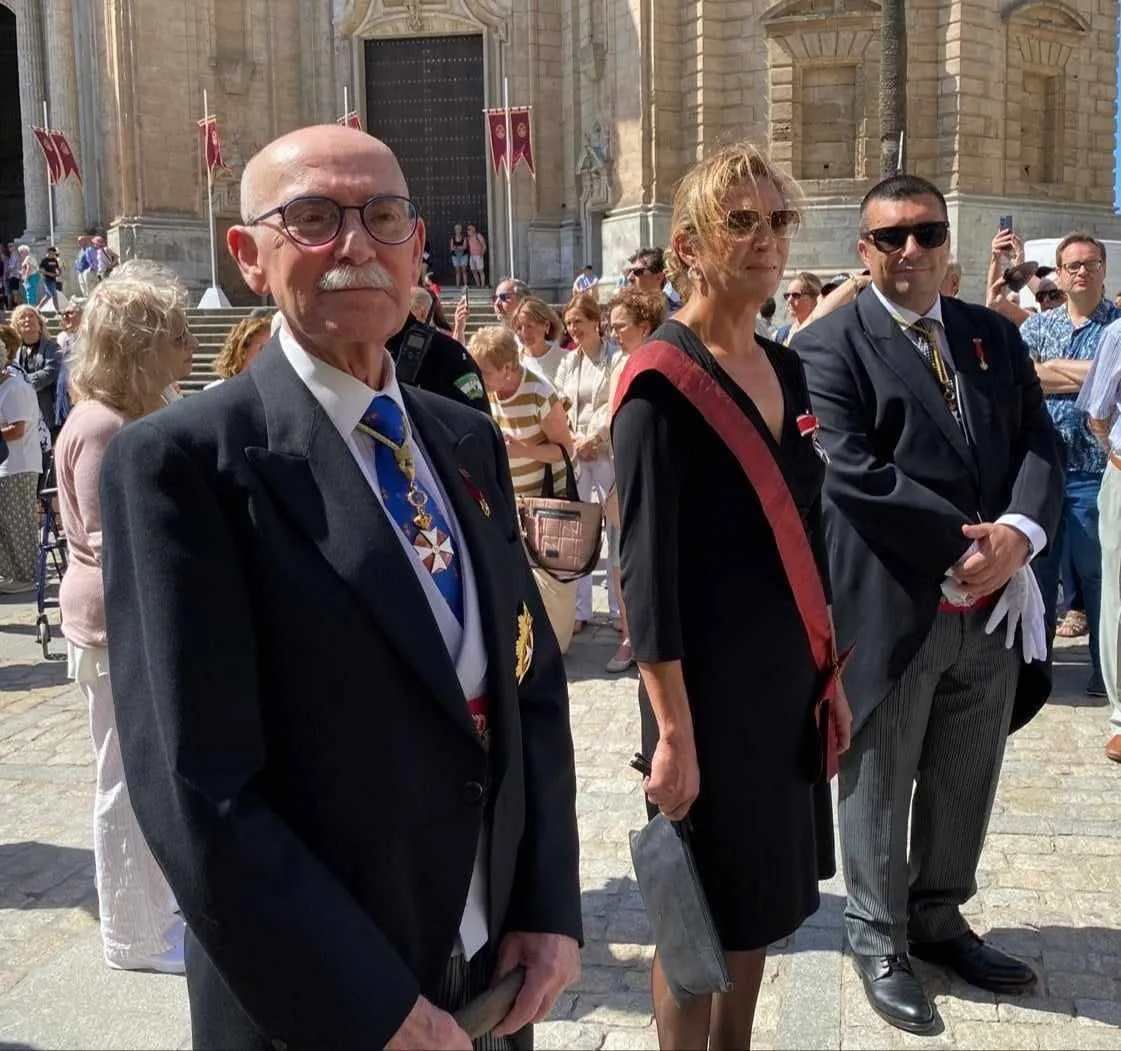 Formó parte del equipo de Gobierno con Teófila Martínez entre los años 1995 y 2005
