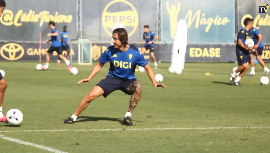 Campaña en la sesión desarrollada en la Ciudad Deportiva Bahía de Cádiz (Foto: Cádiz CF)