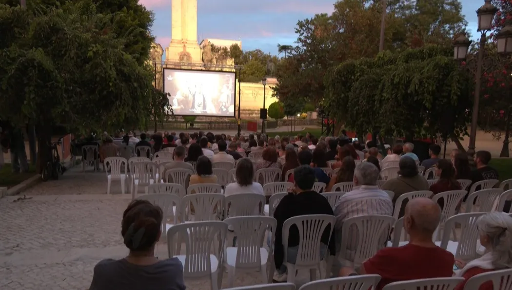 Los ciclos de ‘Clásicos a la fresquita’ y ‘Cine en Familia' clausuran su programación para este verano.