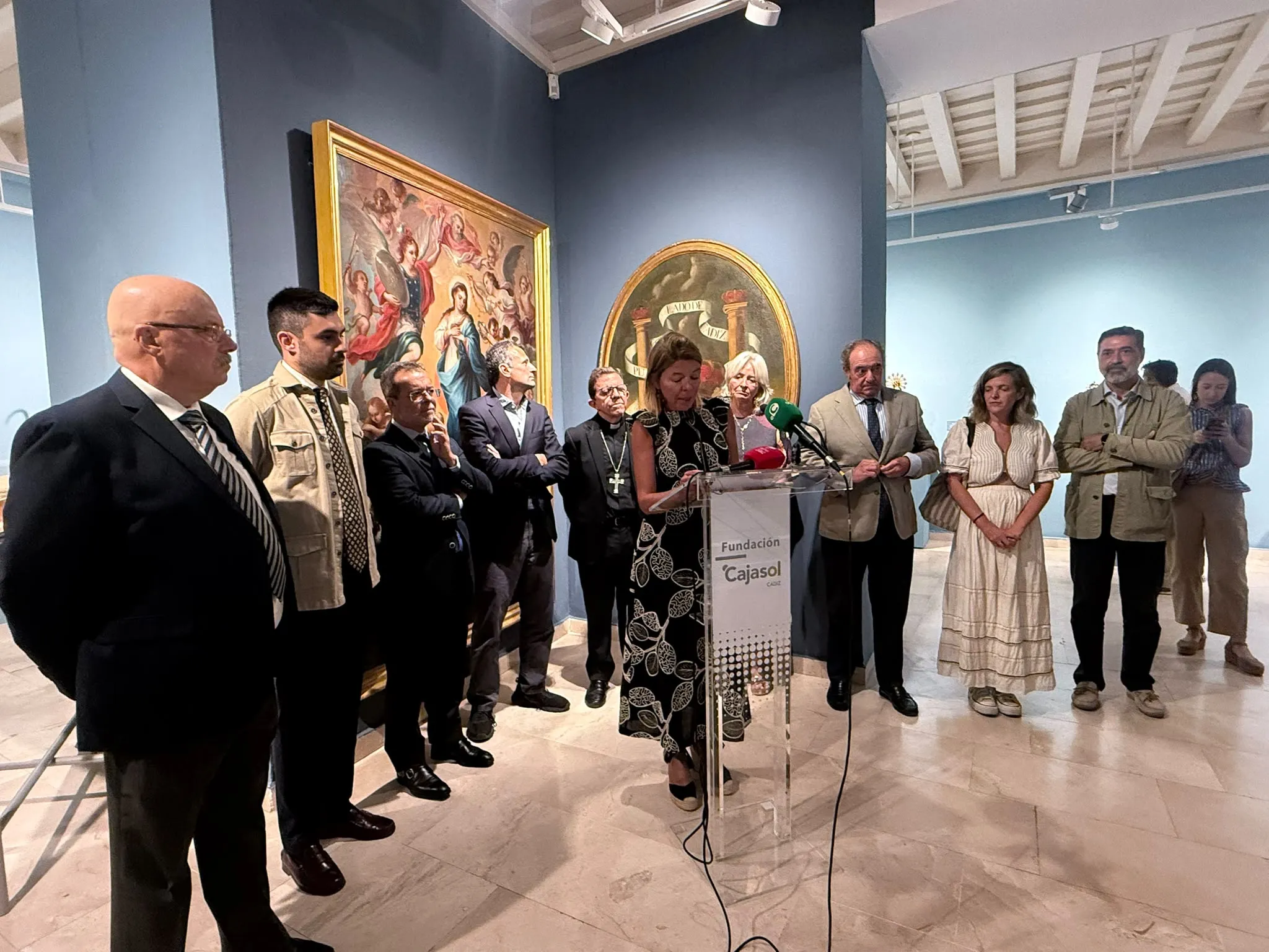 Más de un centenar de piezas religiosas se exponen en dos salas hasta finales de septiembre