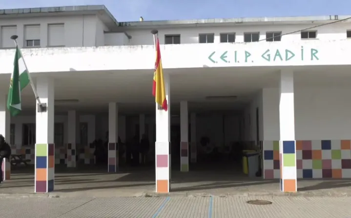 La Delegación de Educación garantiza la continuidad del CEIP Gadir que cuenta tan solo con 13 alumnos.